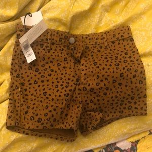 Nwt arirzia shorts